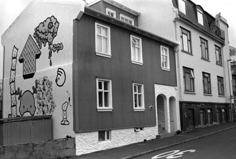 Graffiti & Houses, Reykjavik, Iceland, April 2006