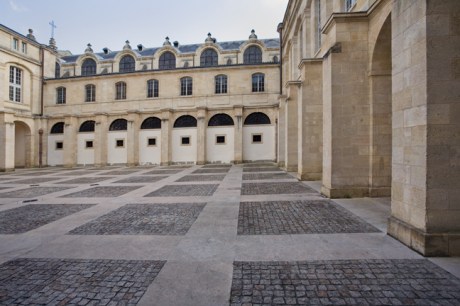 Cour Mably, Bordeaux, France, April 2010 Cour Mably, Bordeaux, France, April 2010