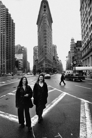 Sisters, Flatiron, Manhattan, New York, America, April 1995