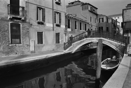 Ponte Barnaba, Venice, Italy, November 2005