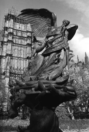 Peace Fountain, John The Divine, Harlem, New York, America, November 1997