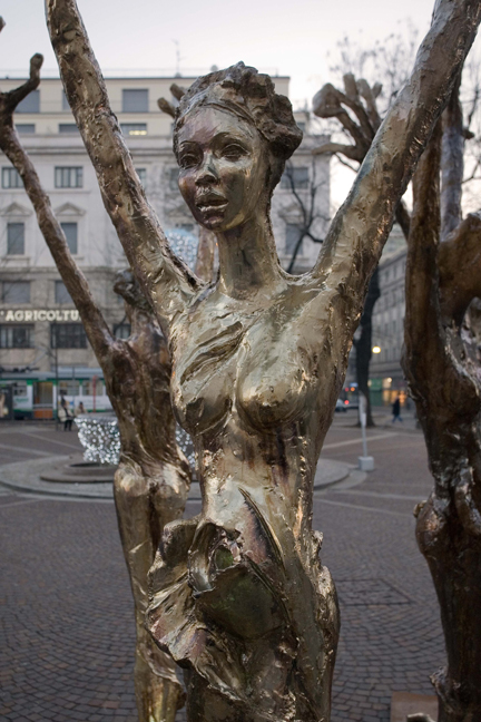 Sculpture, Milan, Italy, December 2010