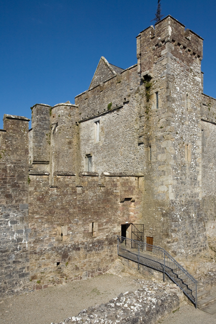Cahir Castle, Tipperary, Ireland, 2013 Cahir Castle, Tipperary, Ireland, 2013 © Tom O' Connor 2013