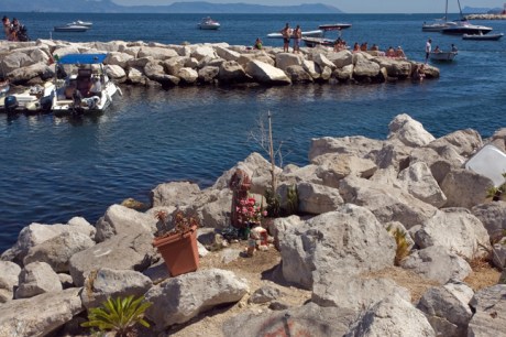 Via Francesco Caracciolo, Naples, Italy, July 2017