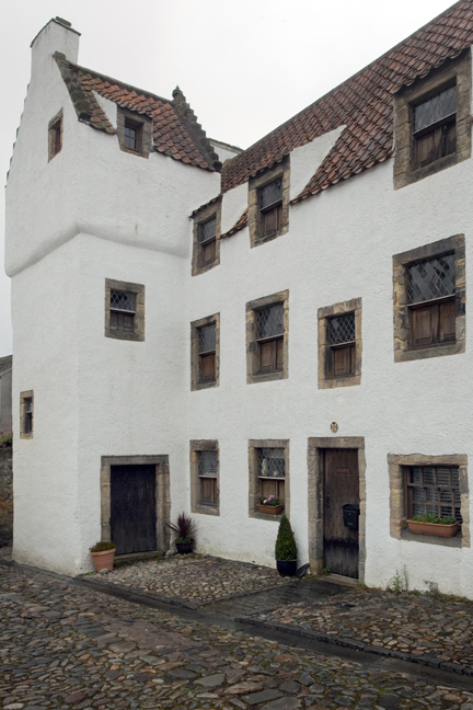 Tanhouse Brae, Culross, Dunfermline, Scotland, July 2019 © Tom O'Connor 2019