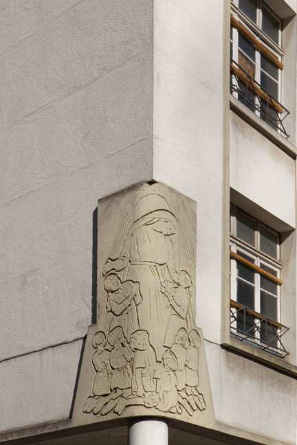 Rue du Chapeau Rouge, Nantes, France, 2023