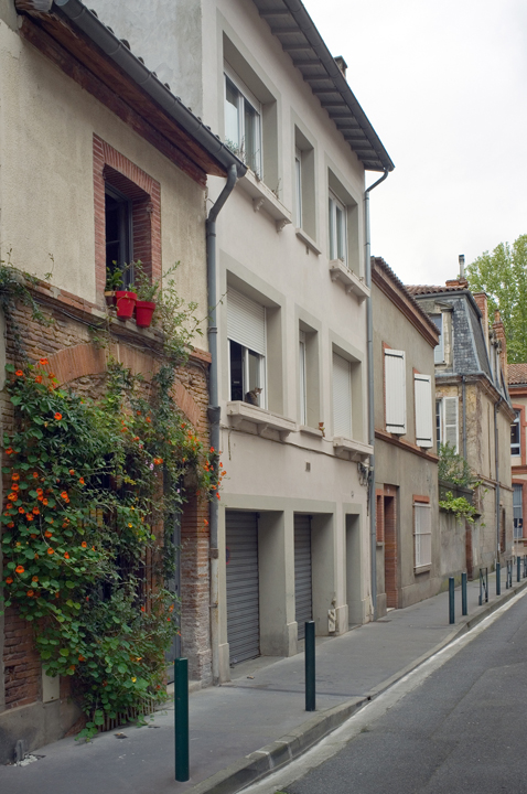 Boulevard Lascrosses, Toulouse, France, April 2025