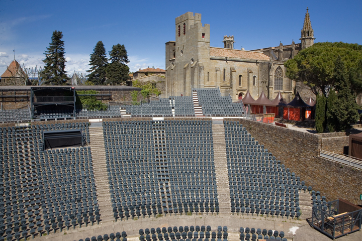 Théâtre Jean-Deschamps, Carcassonne, France, April 2025