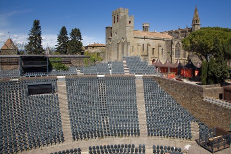 Théâtre Jean-Deschamps, Carcassonne, France, April 2025