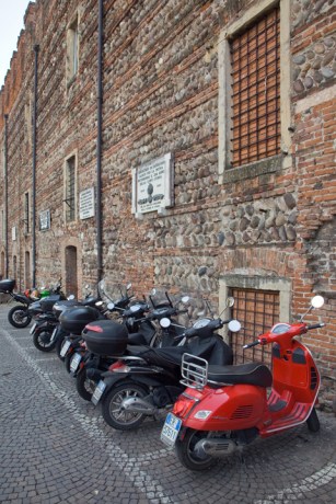 Via degli Alpini, Verona, Italy, July 2025