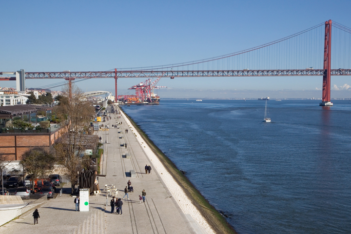 Passeio Carlos do Carmo, Lisbon, Portugal, December 2025