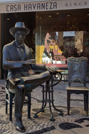 Fernando Pessoa, Rua Garrett, Lisbon, Portugal, December 2025