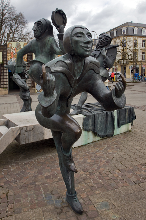 Saltimbanques, Place du Théâtre, Luxembourg, March 2026
