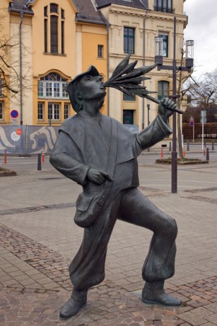Saltimbanques, Place du Théâtre, Luxembourg, March 2026